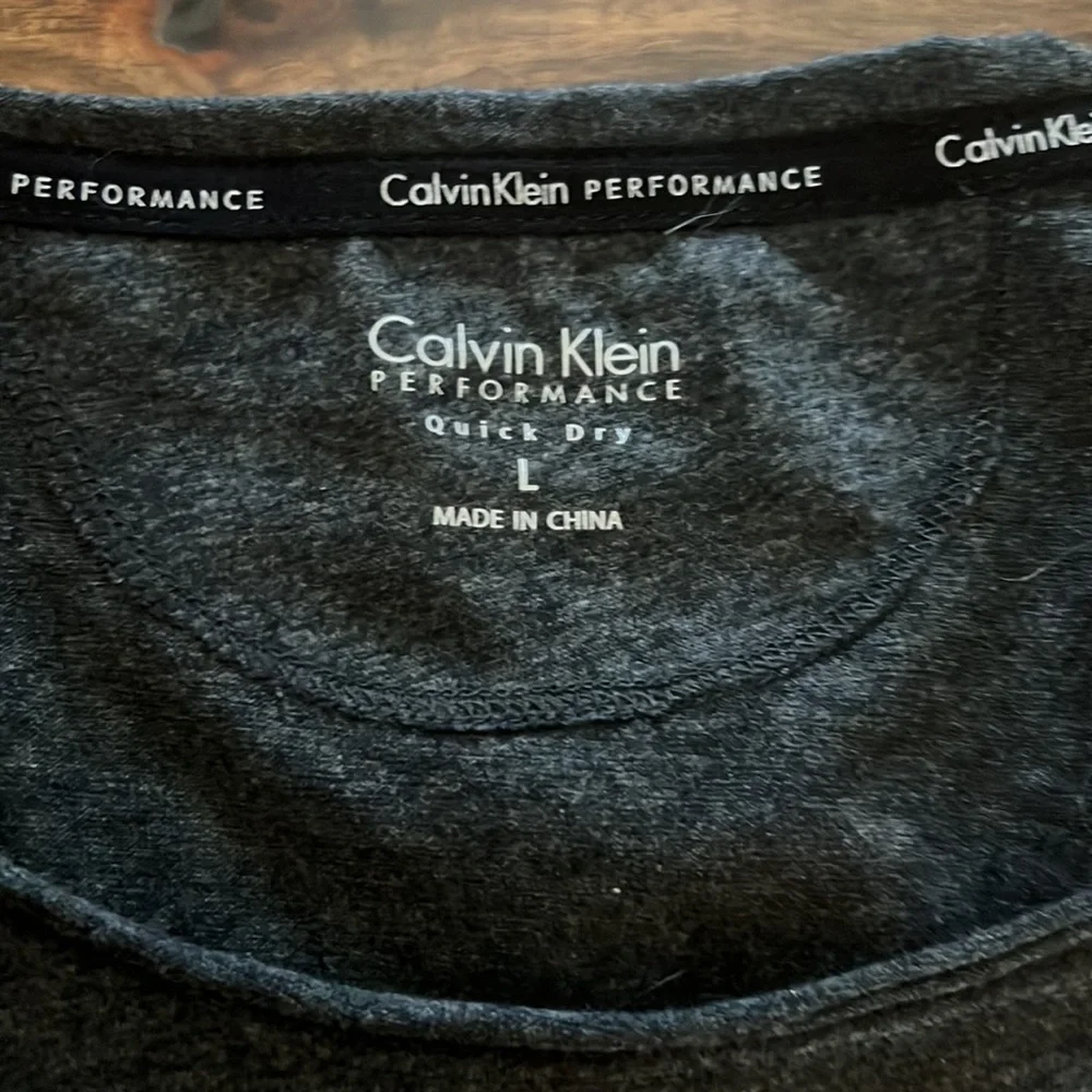 Calvin Klein Performance tee - Picture 4 of 5